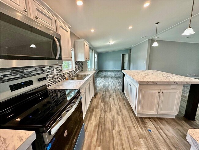 Building Photo - 55744 Holiday Cir