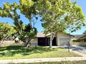 Building Photo - 7400 SW 11th Ct