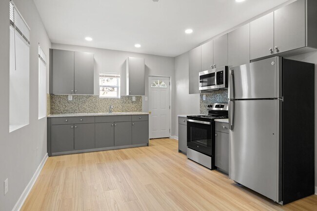 Photo - ???Newly Renovated MODERN 3BR and 2.5Bath ... House