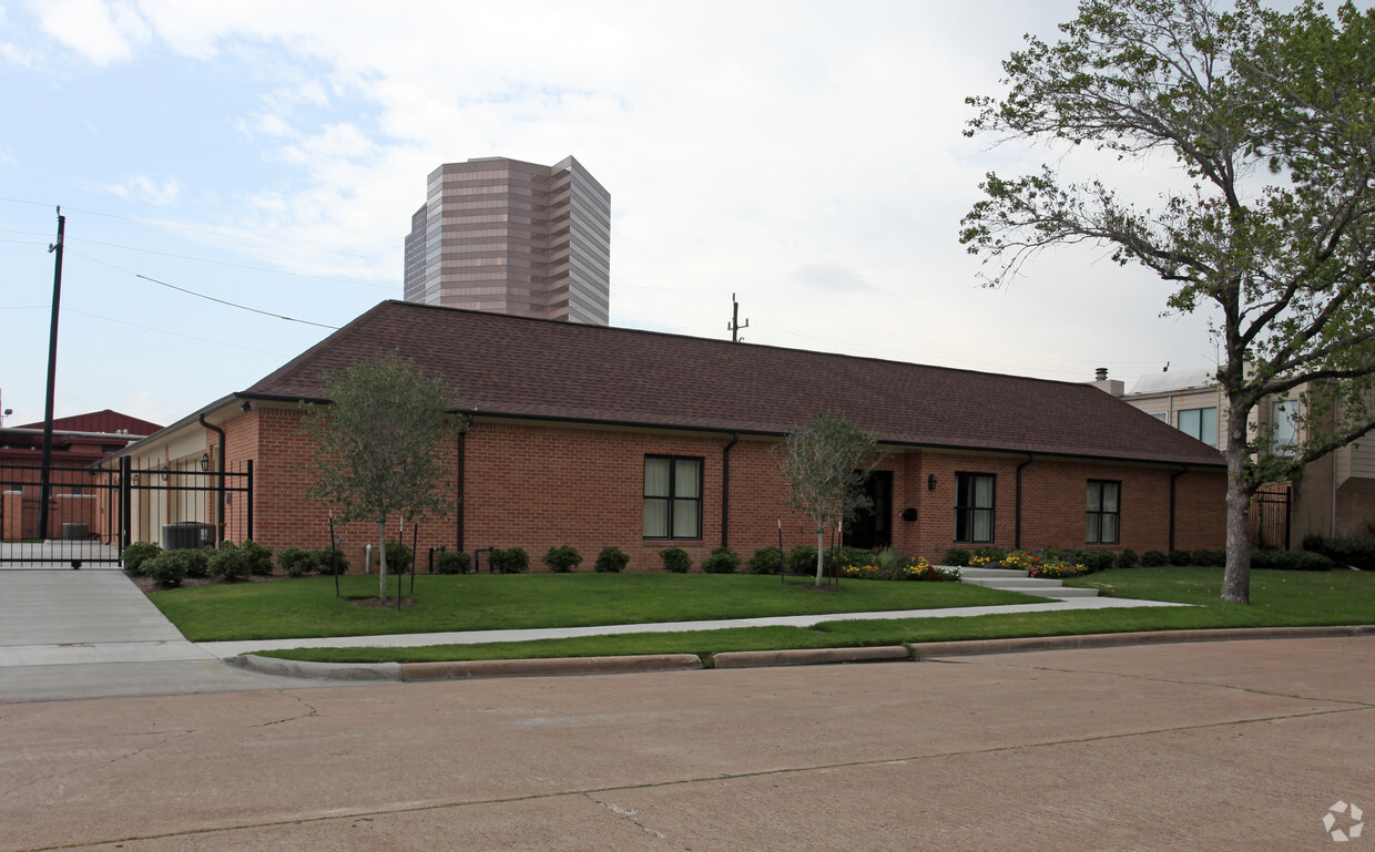 Building Photo - 5136 Del Monte Dr