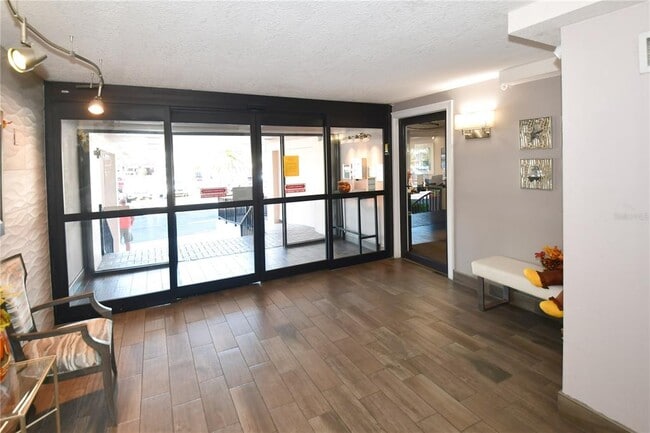 Building Photo - 51 Island Way