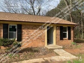 Building Photo - 2625 Stewart Dr