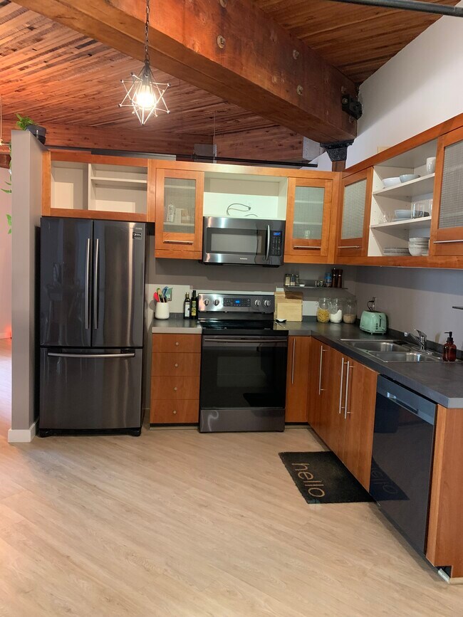 Cocina - 1420 NW Lovejoy St