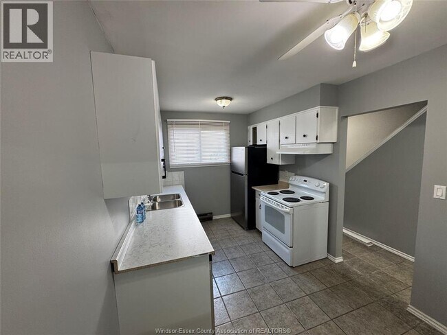 Building Photo - 2671 Vine Ct