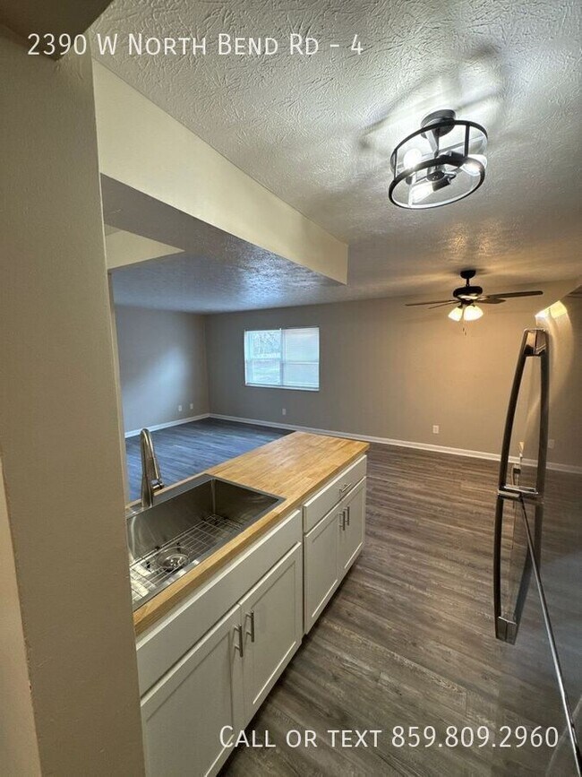 Foto del edificio - 2390 W North Bend Rd