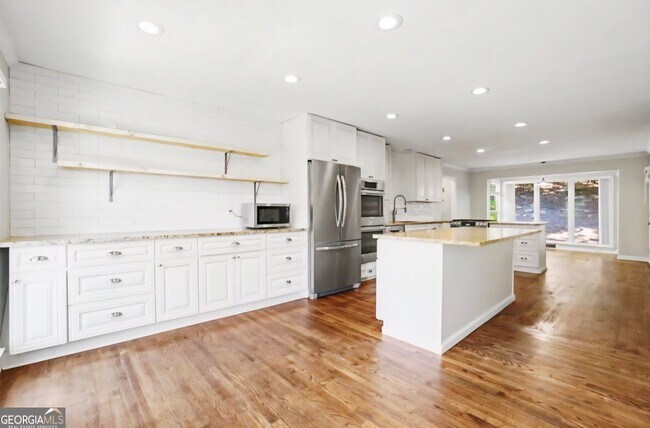 Foto del edificio - 4217 N Mountain Rd NE