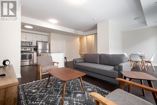 Photo du bâtiment - 380-380 Wallace Ave