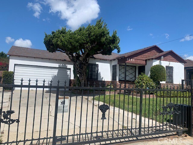 Primary Photo - 3201 W 108th St