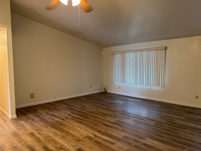 Building Photo - Large Three Bed, Two Bath Home in Stonewood Estates