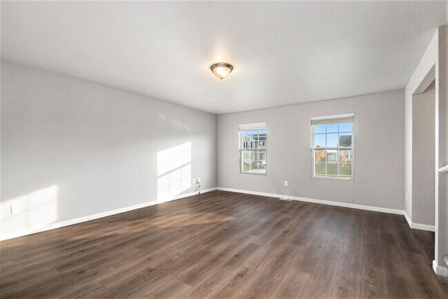 Foto del edificio - 119 Iris Ct