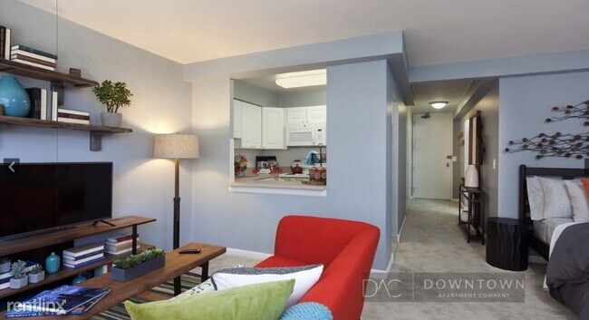 Building Photo - Studio, 1 bath Apartment - 300 N Mcclurg Ct