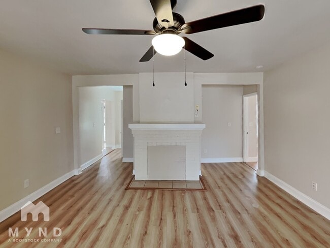 Building Photo - 2632 Shamrock Dr