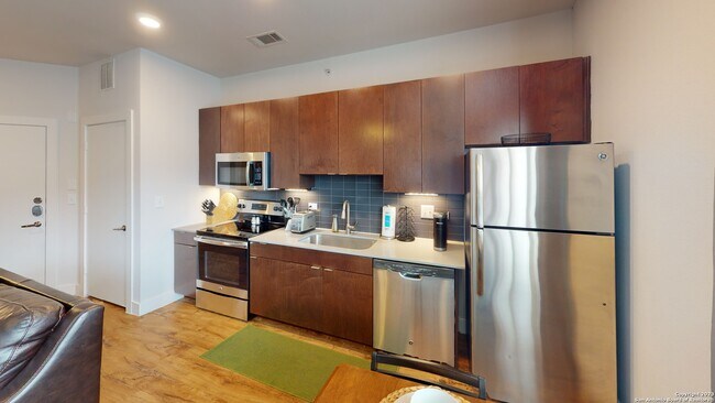 Foto del edificio - 750 N Orange Ave