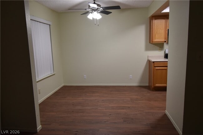 Foto del edificio - 6476 Big Pine Way