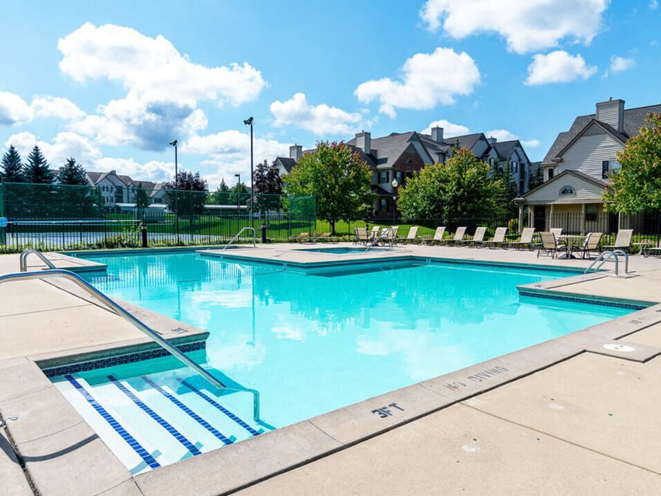 River Oaks 5425 E Paris Ave SE Grand Rapids, MI Apartments for Rent
