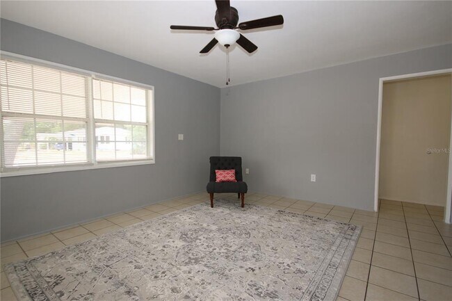 Foto del edificio - 1415 Hamlet Ave