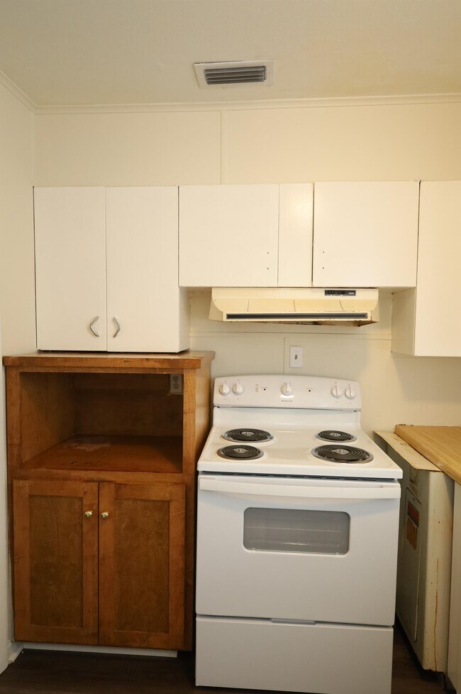 Building Photo - 902 Ridgewood Dr