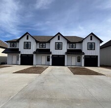 Building Photo - 73 SE 361st Rd