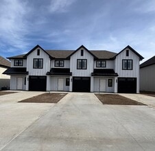 Building Photo - 73 SE 361st Rd