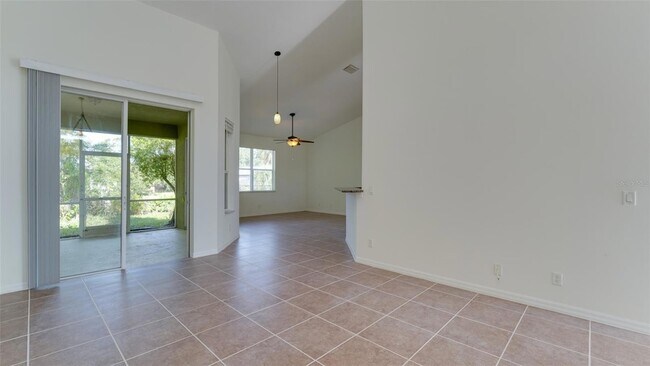 Foto del edificio - 5279 Lovett Rd