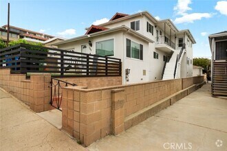 Building Photo - 740 W 27th St