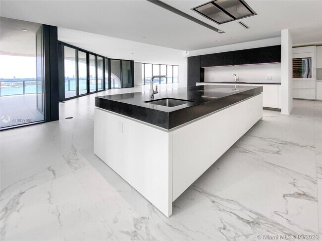 Foto del edificio - 1000 Biscayne Blvd