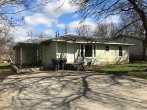 Building Photo - 2128 Jane St