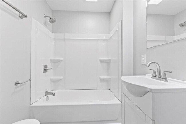 Foto del edificio - 105 Bluegrass Dr