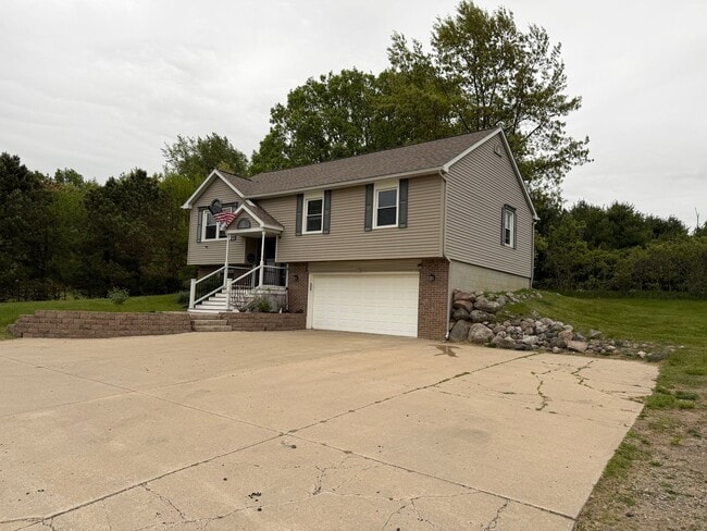 Building Photo - 3270 Cemetery Rd