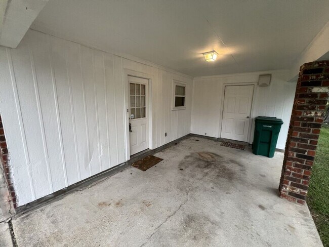 Foto del edificio - Charming Home in the Highly Desirable Zachary School District!