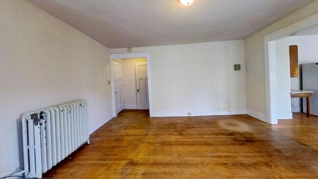Building Photo - 133 E Gorham St