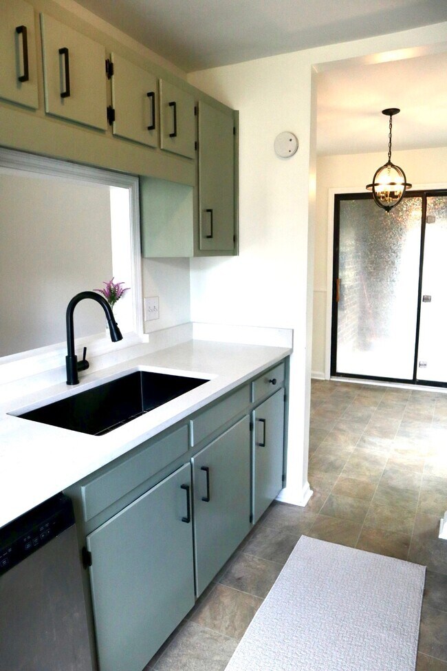 Foto del edificio - 108 Cedar Grove Dr