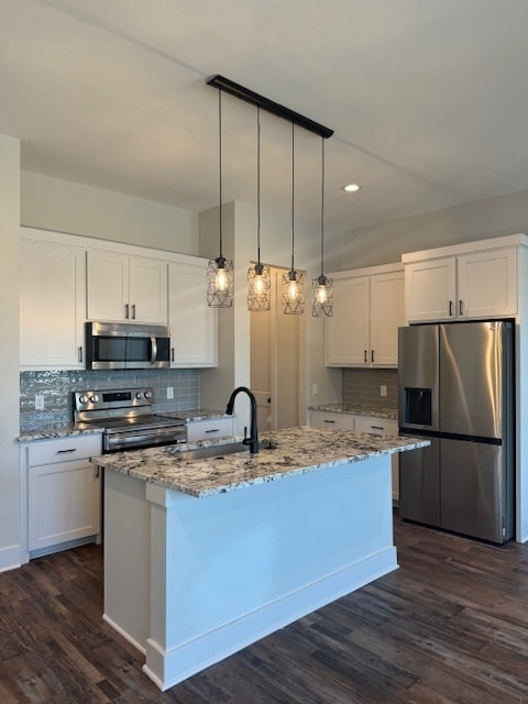 Building Photo - 3374 Skyview Dr