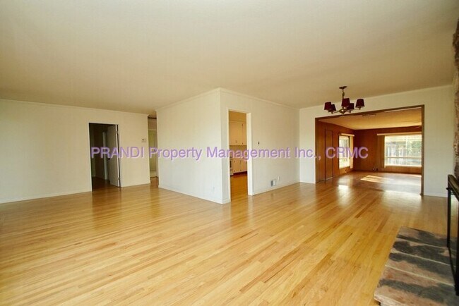 Foto del edificio - 1407 Donna St