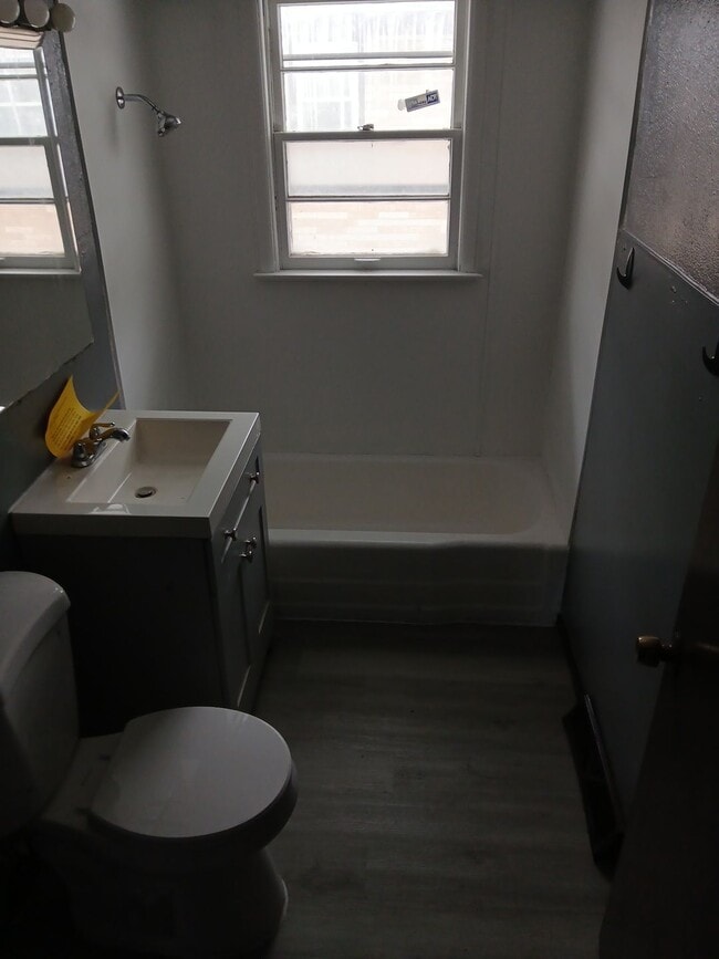 Foto del edificio - 1025 Irving Ave