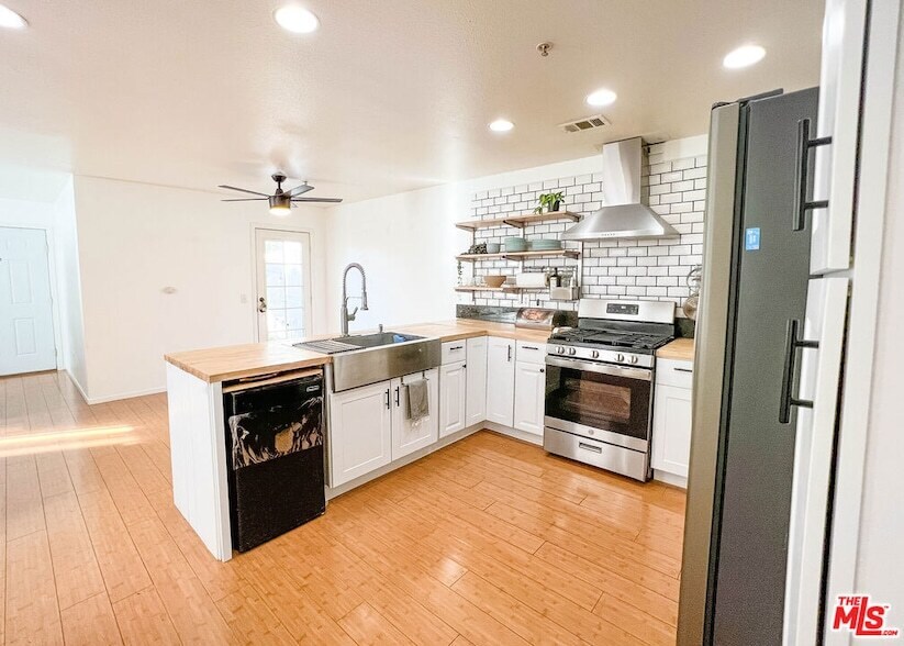 Primary Photo - 208 W Walnut Avenue Unit A