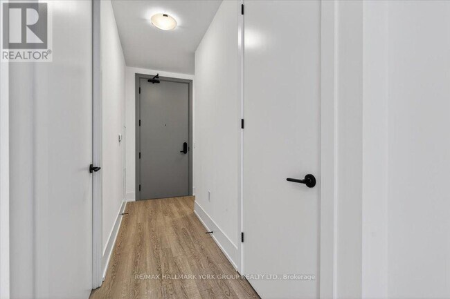 Building Photo - 2075 King Rd