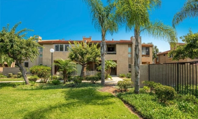 Photo - 16891 Bluewater Ln Apartment