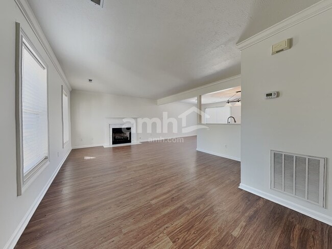 Foto del edificio - 5721 Gaboury Ln