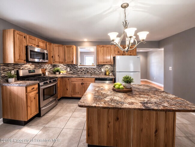 Foto del edificio - 2717 N Main Ave