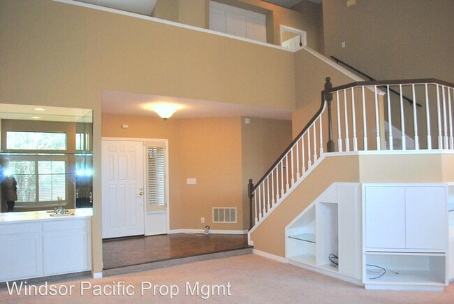 Building Photo - 2 br, 2.5 bath House - 144 Kingswood Circle