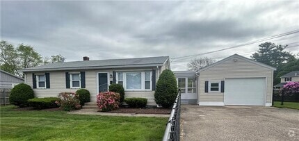 Building Photo - 404 Arnold Rd