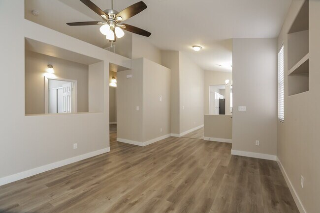 Building Photo - 2134 Polynesia Cir