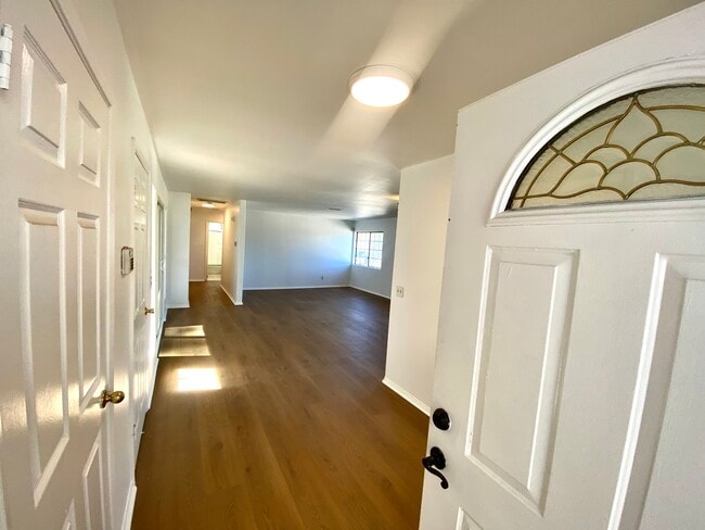 Building Photo - 3973 Verdugo Rd