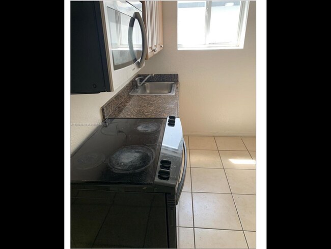 Foto del edificio - 1021 NW 3rd St