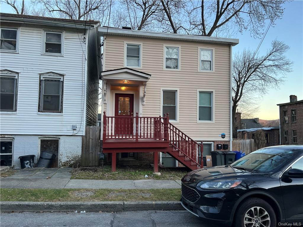 Primary Photo - 82 Johnston St