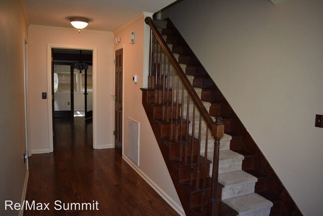 Building Photo - 4 br, 2.5 bath House - 3015 Old Spring Road
