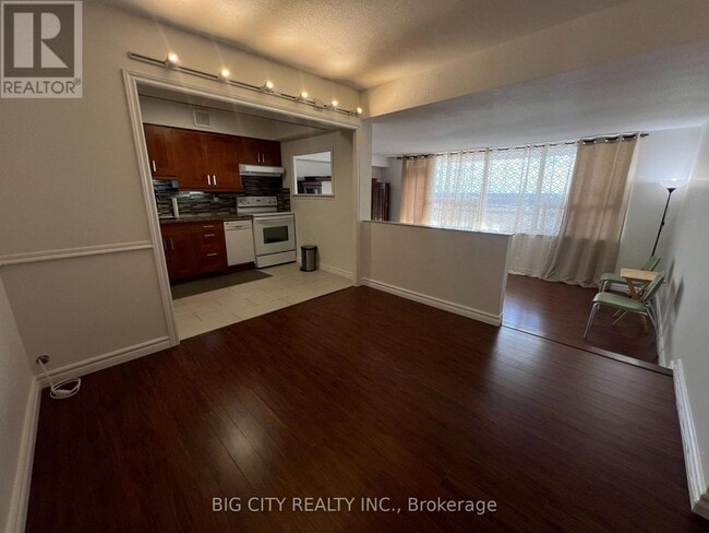 Photo du bâtiment - 1360 York Mills Rd