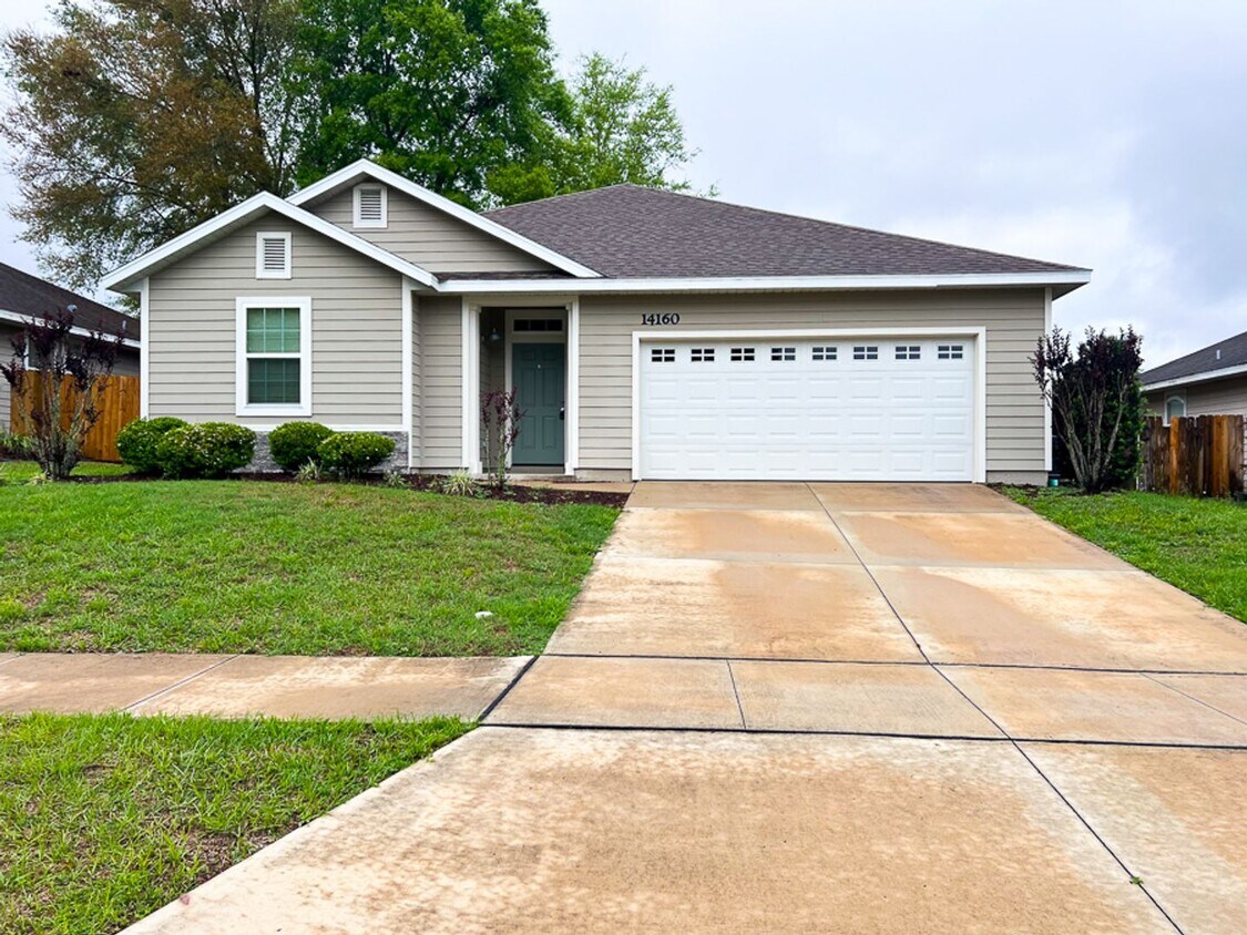 Primary Photo - 3BR/2BA Home in Strawberry Fields