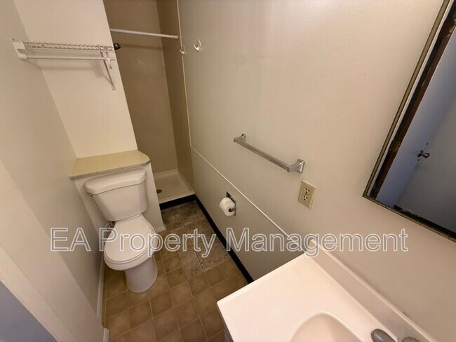 Foto del edificio - 7700 Mcknight Ave NE